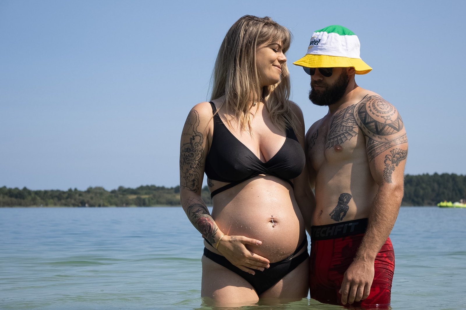 Séance photo grossesse à Saintes en lumière naturelle